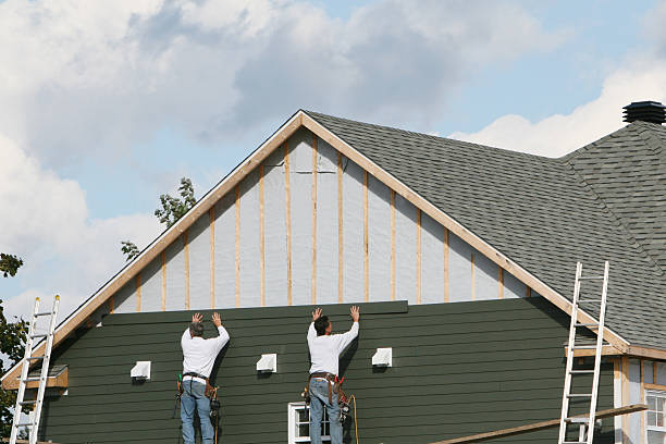 Professional Siding Installation technician working in Nashville, NC
